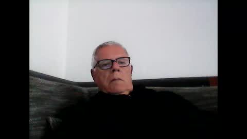 Snapshot of eisbaer1957 chatting on May 6, 12:21 pm eisbaer1957 online show from May 6, 12:21 pm