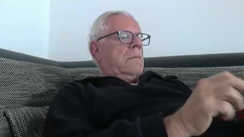 Snapshot of eisbaer1957 chatting on May 17, 8:23 am eisbaer1957 online show from May 17, 8:23 am