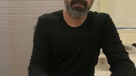 Snapshot of ejameshhh chatting on April 10, 2:39 am ejameshhh online show from April 10, 2:39 am