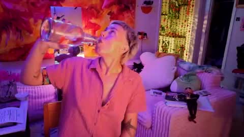 Snapshot of ejrabloom chatting on March 27, 8:26 am ejrabloom online show from March 27, 8:26 am