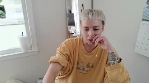 Snapshot of ejrabloom chatting on April 2, 8:06 pm ejrabloom online show from April 2, 8:06 pm