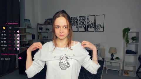 Elis 3 online show from December 25, 6:09 pm