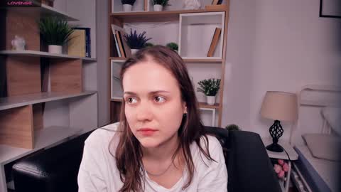 Elis 3 online show from February 7, 8:42 pm
