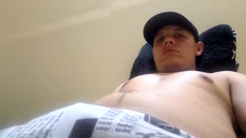 Snapshot of el_faraon10 chatting on May 1, 9:14 am el_faraon10 online show from May 1, 9:14 am