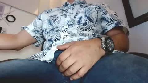 Snapshot of el_mas_turbado chatting on March 9, 12:36 am el_mas_turbado online show from March 9, 12:36 am