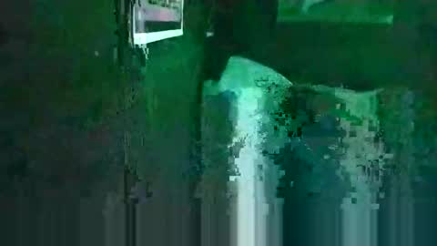 Snapshot of el_mucho210 chatting on May 7, 9:14 am el_mucho210 online show from May 7, 9:14 am