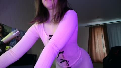 Snapshot of el_sweety chatting on January 30, 1:42 pm If you like it when I meow give me a thumbs up online show from January 30, 1:42 pm