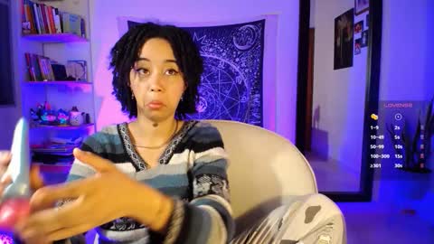 Ela  Help me reach 100 thumbs up online show from March 25, 8:31 am