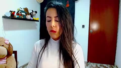 Snapshot of ela_3611 chatting on December 3, 11:13 pm ela_3611 online show from December 3, 11:13 pm