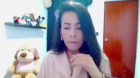 Snapshot of ela_3611 chatting on December 18, 2:42 am ela_3611 online show from December 18, 2:42 am
