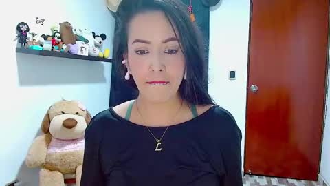 Snapshot of ela_3611 chatting on January 22, 2:26 am ela_3611 online show from January 22, 2:26 am