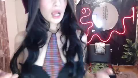 ELA  online show from December 6, 5:22 pm