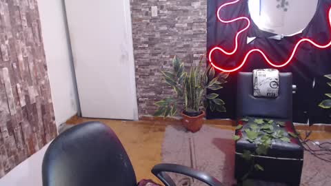 ELA  online show from December 6, 8:29 pm