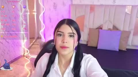 ela_tay1 online show from April 2, 5:21 pm