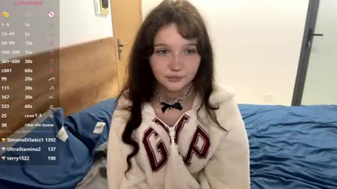 Ela online show from July 18, 7:39 pm