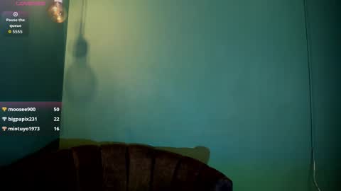 Snapshot of elaine87_ chatting on November 9, 10:46 am elaine87_ online show from November 9, 10:46 am