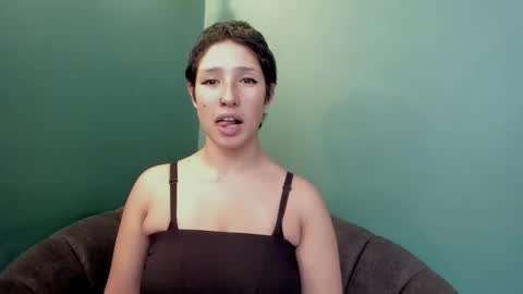 Snapshot of elaine87_ chatting on December 2, 9:10 pm elaine87_ online show from December 2, 9:10 pm