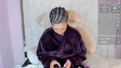 Snapshot of elaine87_ chatting on January 14, 2:23 pm elaine87_ online show from January 14, 2:23 pm