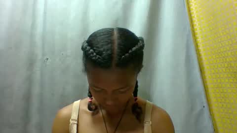 Snapshot of elaliealdy chatting on September 19, 6:04 am elaliealdy online show from September 19, 6:04 am