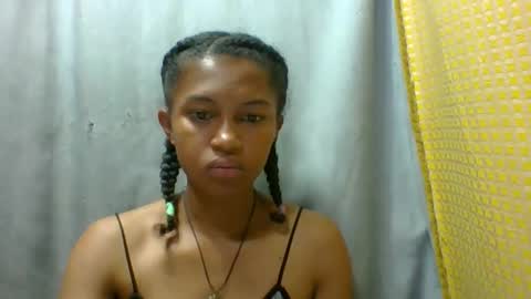 Snapshot of elaliealdy chatting on October 30, 9:33 am elaliealdy online show from October 30, 9:33 am