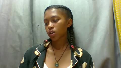 Snapshot of elaliealdy chatting on October 31, 6:03 am elaliealdy online show from October 31, 6:03 am