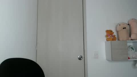 Snapshot of elandor__79876 chatting on October 19, 11:33 am elandor online show from October 19, 11:33 am