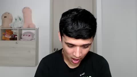 Snapshot of elandor__79876 chatting on December 19, 6:53 am elandor online show from December 19, 6:53 am