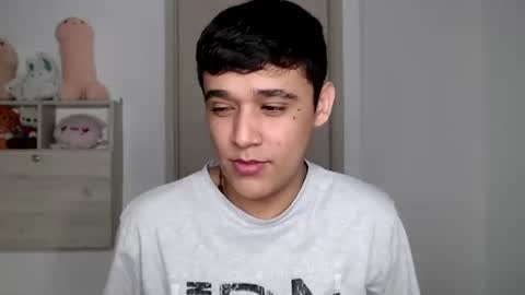 Snapshot of elandor__79876 chatting on December 20, 8:54 am elandor online show from December 20, 8:54 am