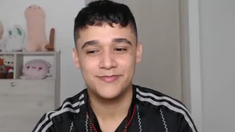 Snapshot of elandor__79876 chatting on December 23, 8:23 am elandor online show from December 23, 8:23 am