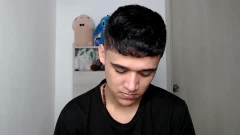 Snapshot of elandor__79876 chatting on February 12, 9:26 am elandor online show from February 12, 9:26 am