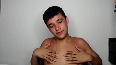 Snapshot of elandor__79876 chatting on April 7, 6:58 am elandor online show from April 7, 6:58 am