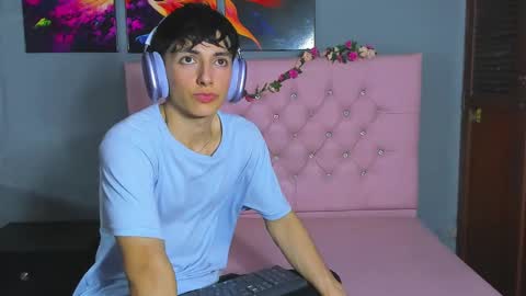 Elan Giralon online show from November 26, 10:33 pm