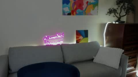 Elani online show from April 28, 4:12 pm