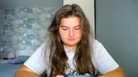 Elanis online show from September 24, 10:18 am