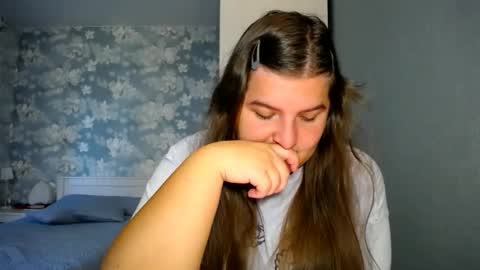 Elanis online show from September 25, 7:56 am