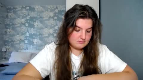 Elanis online show from April 1, 1:41 pm