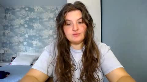 Elanis online show from May 11, 1:06 pm