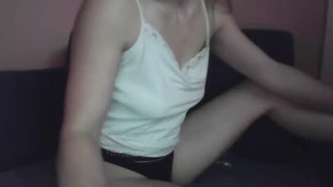 Snapshot of elara7120 chatting on June 20, 10:34 pm elara7120 online show from June 20, 10:34 pm