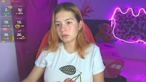 Snapshot of elara_green chatting on May 24, 10:09 am lara online show from May 24, 10:09 am
