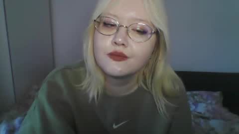 elayne_sweet online show from May 15, 10:44 am