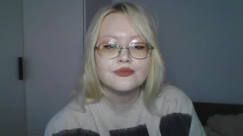 elayne_sweet online show from May 19, 6:09 am