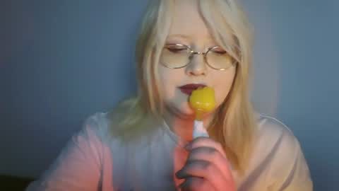 elayne_sweet online show from June 22, 6:10 am