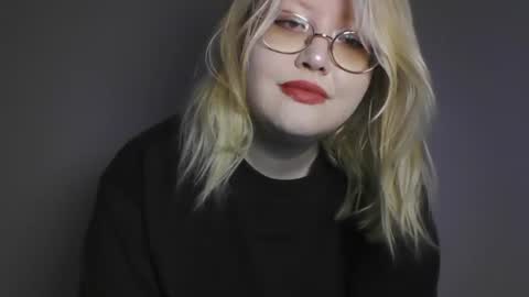 elayne_sweet online show from June 25, 6:18 am