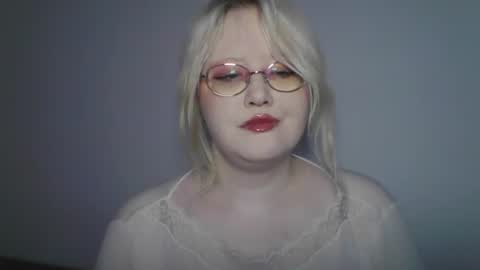 elayne_sweet online show from June 28, 6:08 am