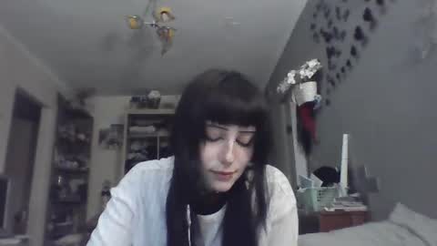 Snapshot of elaynetanton chatting on June 22, 5:21 pm Lia online show from June 22, 5:21 pm