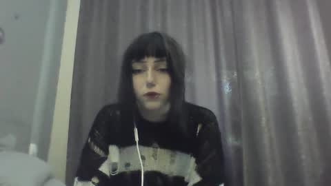 Snapshot of elaynetanton chatting on June 23, 1:42 pm Lia online show from June 23, 1:42 pm