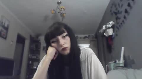Snapshot of elaynetanton chatting on July 19, 11:41 pm Lia online show from July 19, 11:41 pm