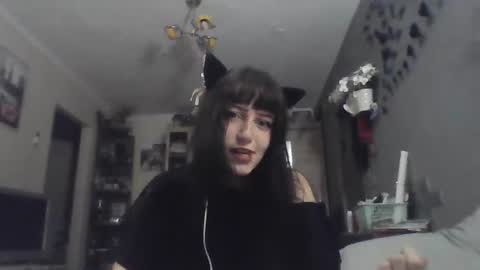 Snapshot of elaynetanton chatting on July 22, 12:24 am Lia online show from July 22, 12:24 am