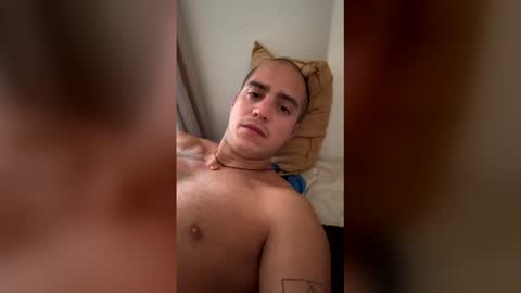 Snapshot of elcarlo1996 chatting on March 28, 12:27 pm elcarlo1996 online show from March 28, 12:27 pm