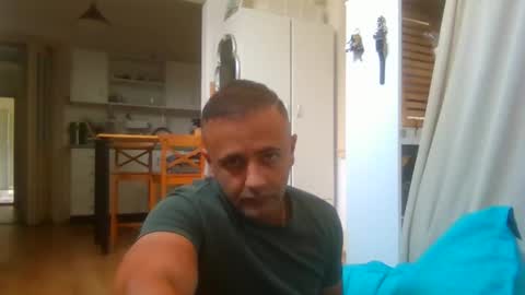 Snapshot of elcondorxo509107 chatting on October 30, 1:51 am daniel18cmx online show from October 30, 1:51 am